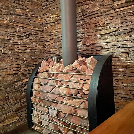 Zoryany Dvir Otel Skhidnytsia